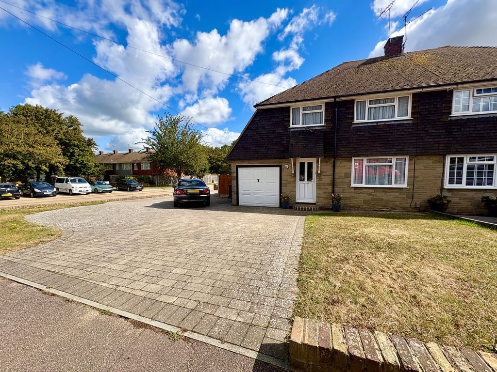 Property photo 1 of 2