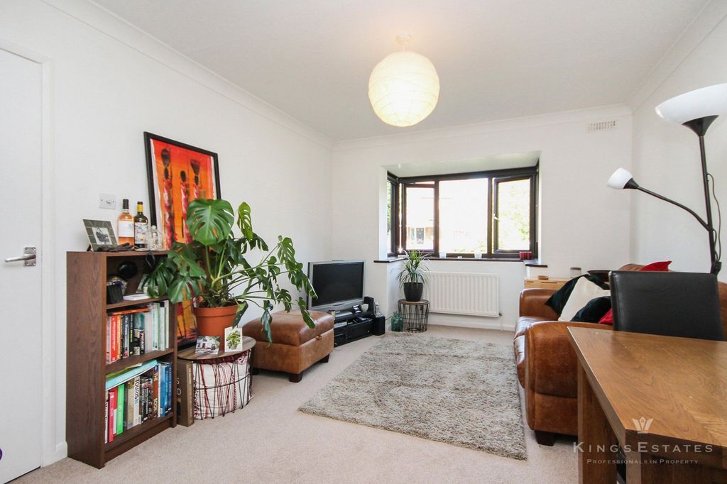 Property photo 2 of 7