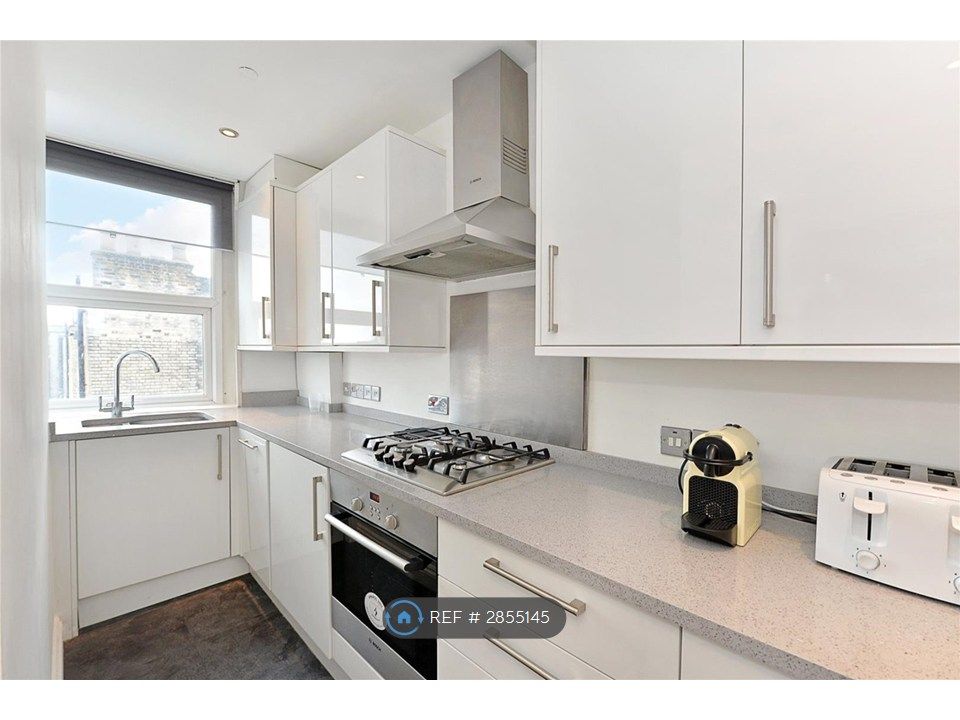 Property photo 2 of 9 Kitchen