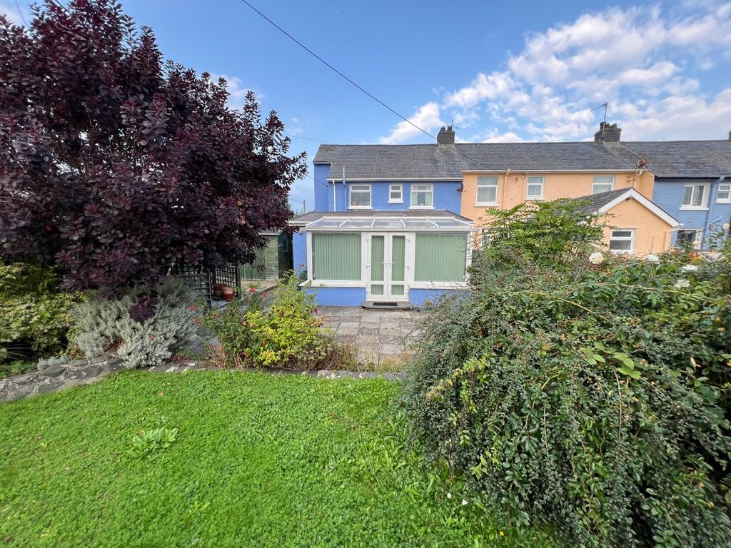 Property photo 2 of 40