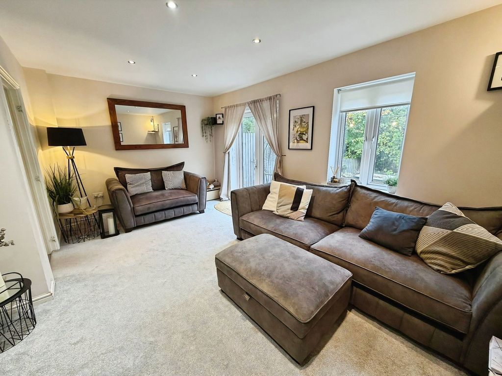 Property photo 3 of 32