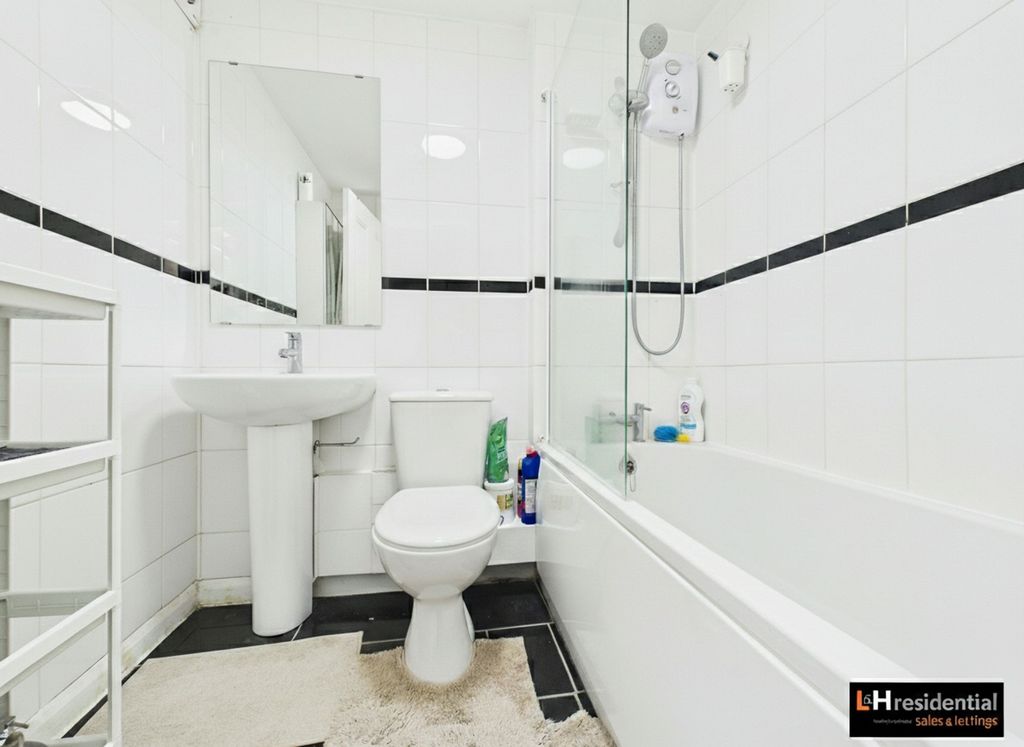 Additional image 5 of 1 bed flat for saleHancock Court, Borehamwood WD6