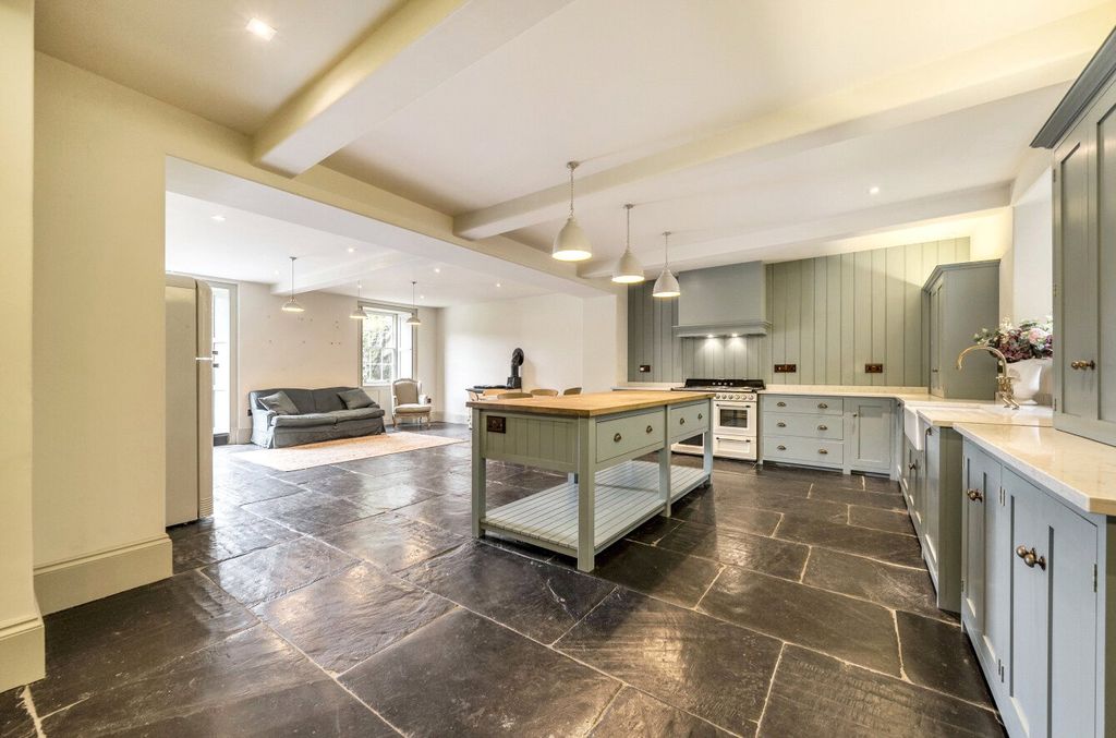 Property photo 3 of 58 Picture No. 18