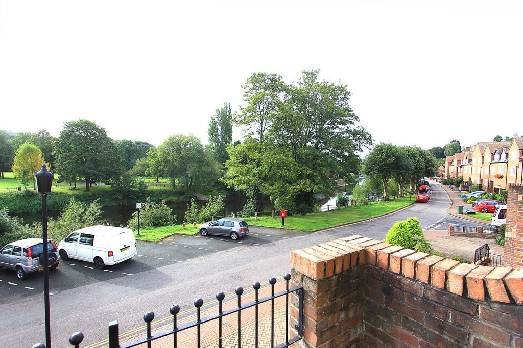 Property photo 3 of 21 Front View