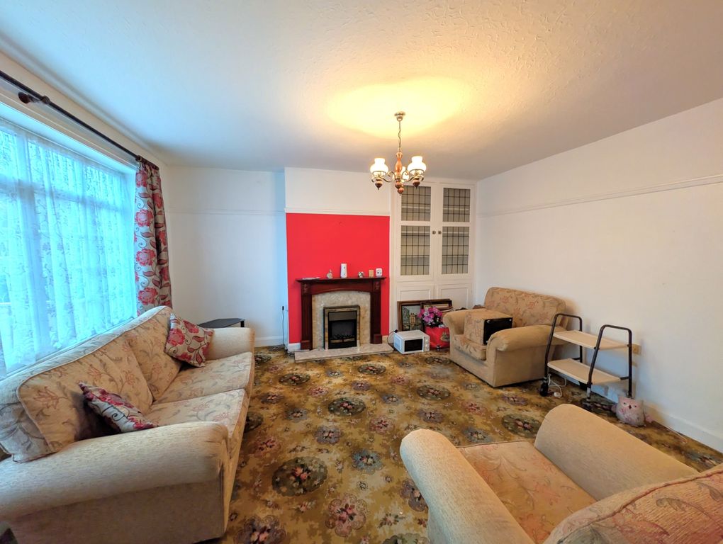 Property photo 3 of 10 Lounge