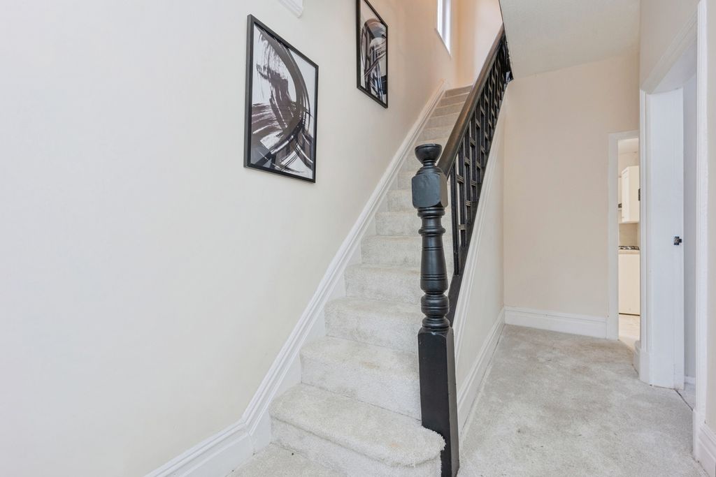 Property photo 2 of 18 Pbox-Img.Jpg