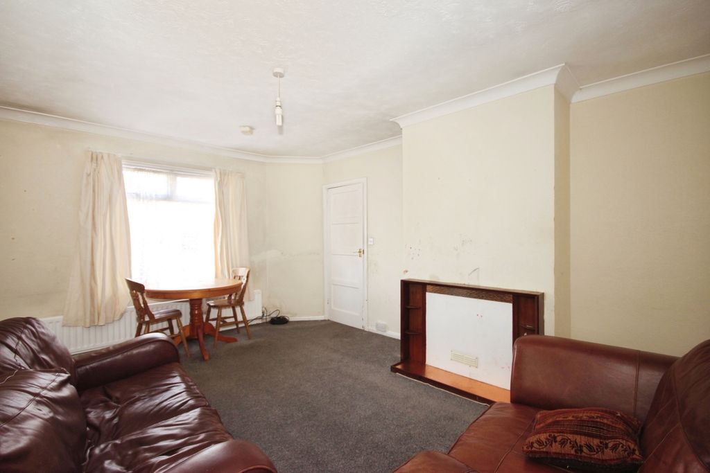 Property photo 2 of 14 Photo