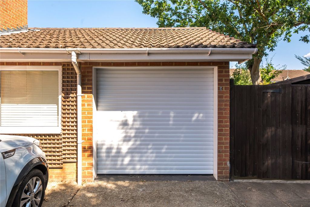 Property photo 2 of 14 Picture No. 15