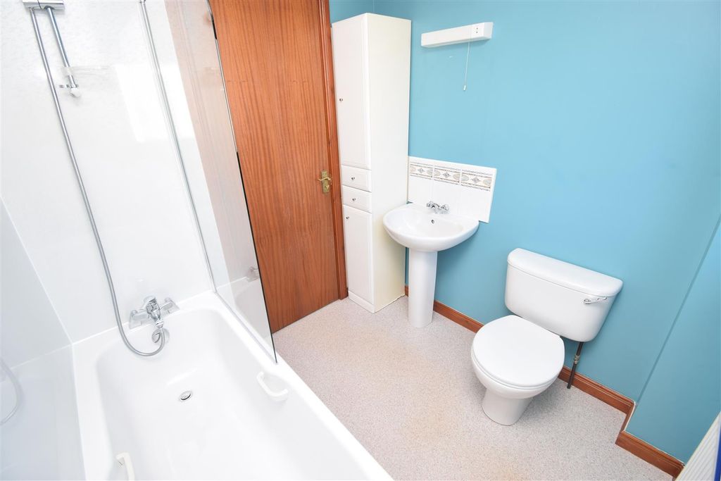 Property photo 2 of 16 Bathroom.Jpg