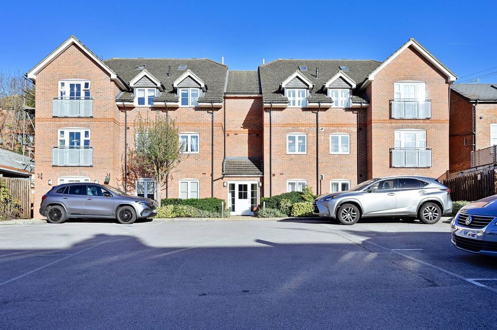 Property photo 2 of 8