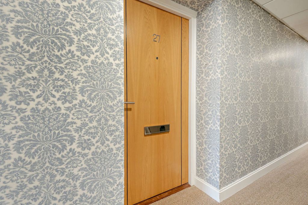 Property photo 2 of 30