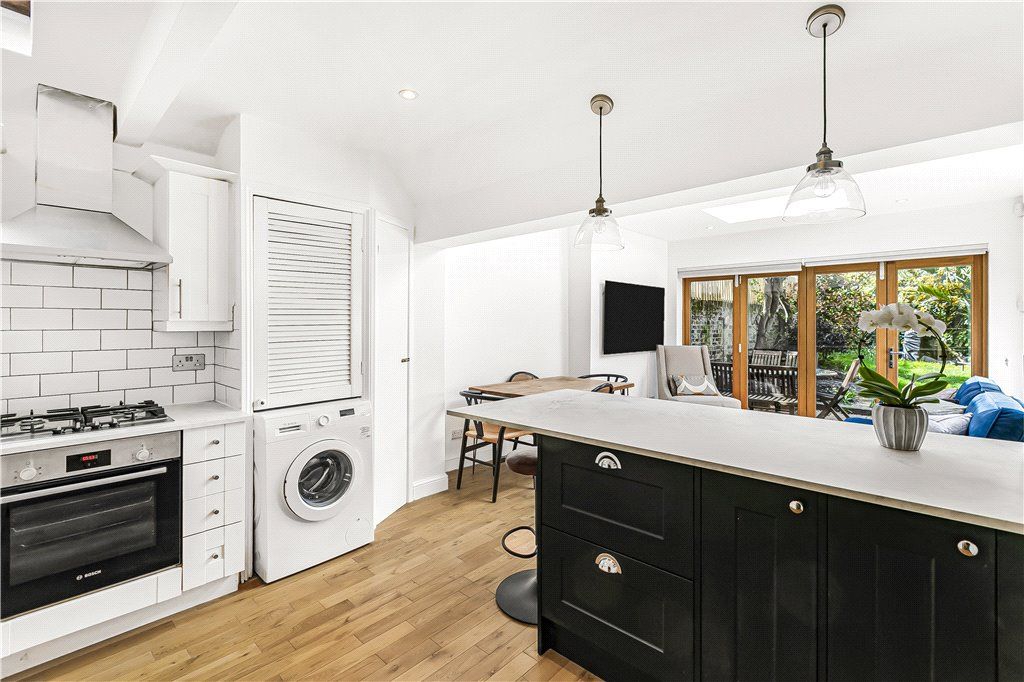 Property photo 1 of 20 Kitchen/Living Room