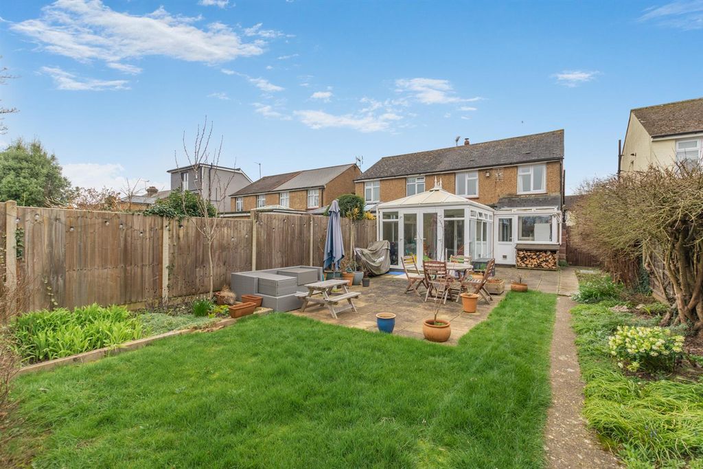 Property photo 1 of 24 Garden