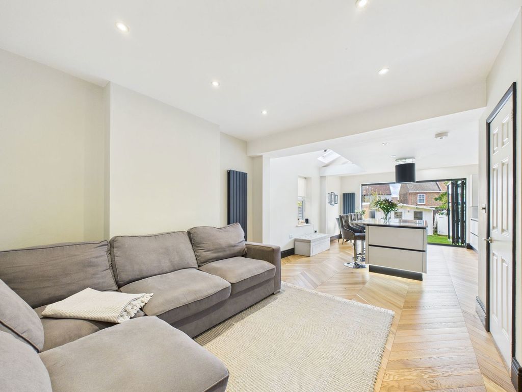 Property photo 3 of 15