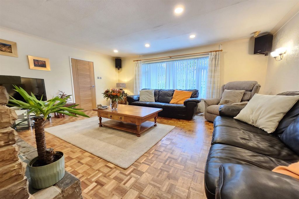 Property photo 1 of 18 (Main)