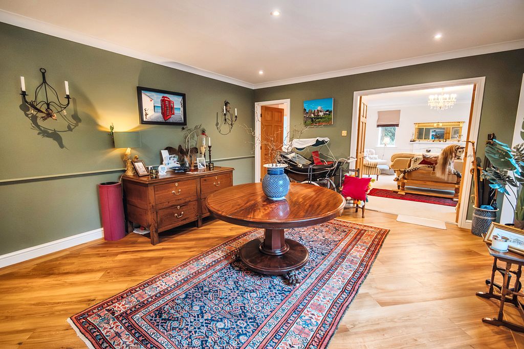Property photo 3 of 29 Ramsgate-32