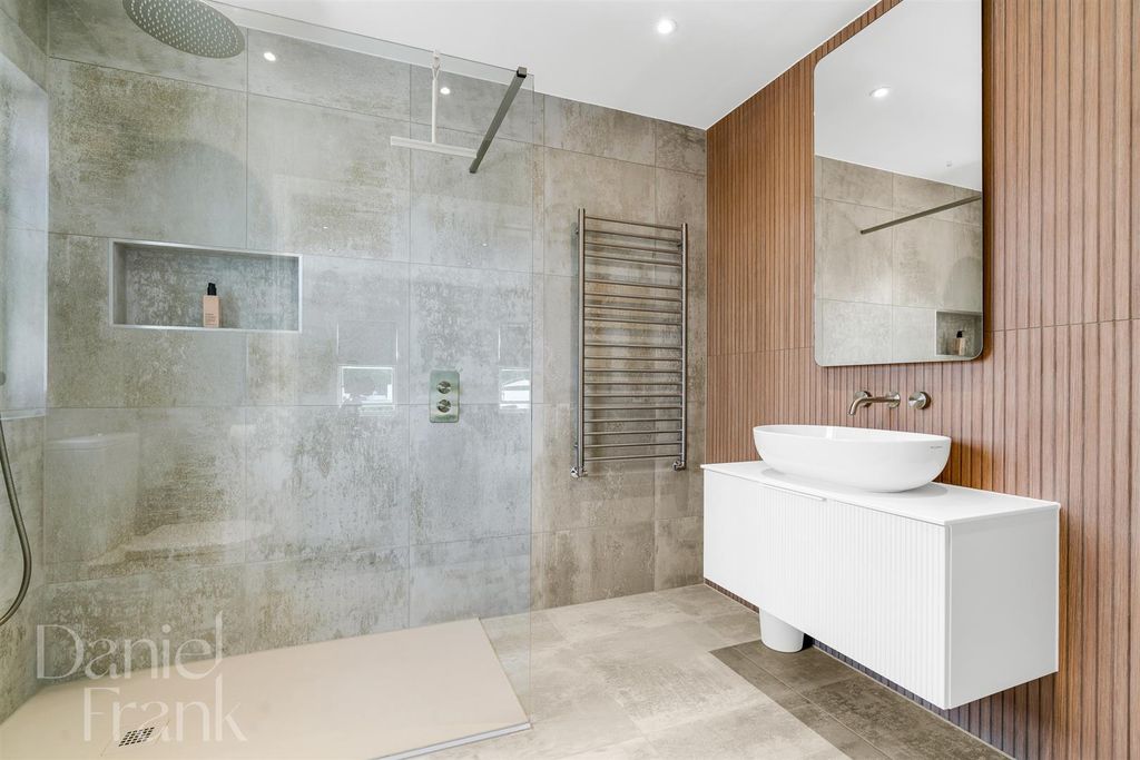 Additional image 31 of 5 bed detached house for saleThe Uplands, Loughton IG10