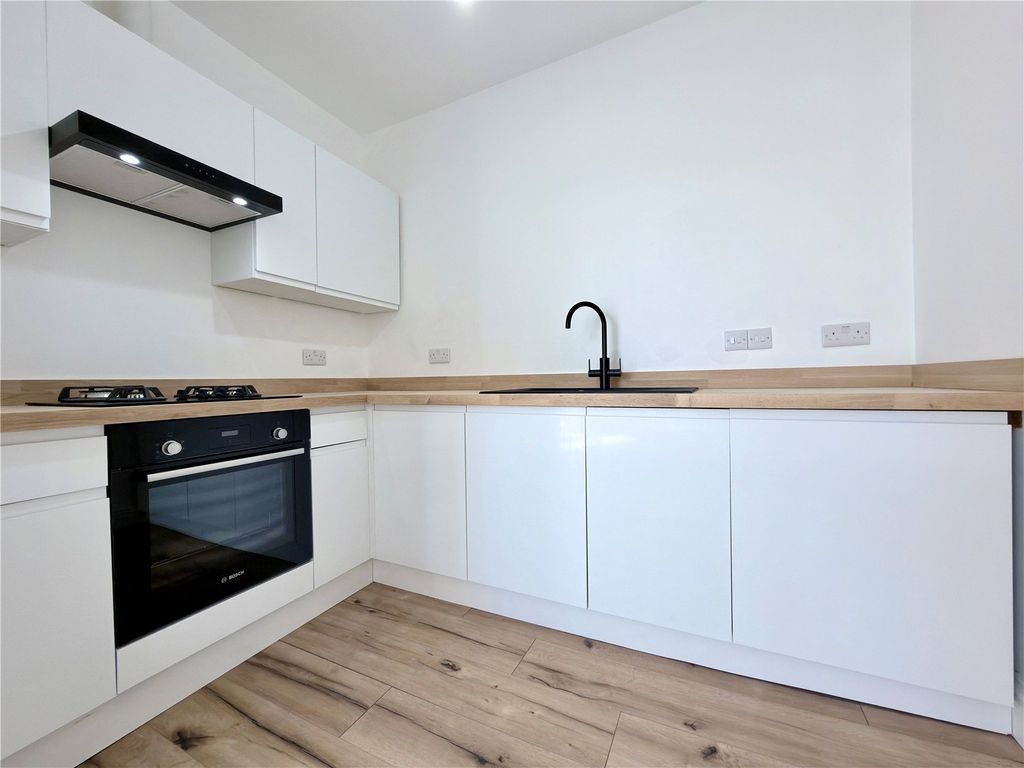 Property photo 2 of 7 Picture No. 01