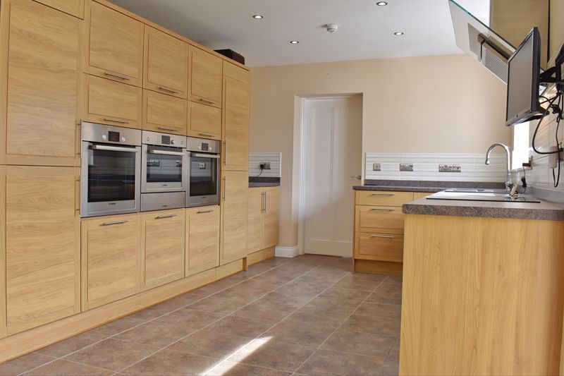 Property photo 2 of 15 Kitchen
