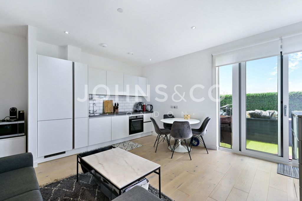 Property photo 3 of 9