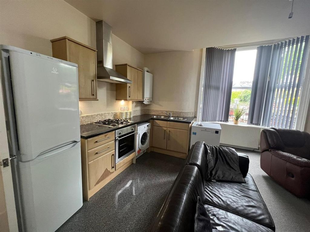 Property photo 3 of 8