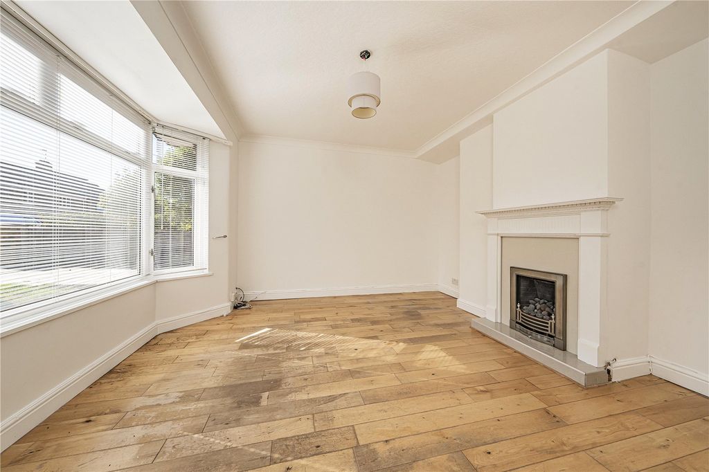 Property photo 2 of 25 Picture No. 35