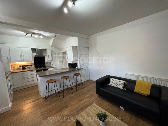 Property photo 3 of 19 8046132.Jpg