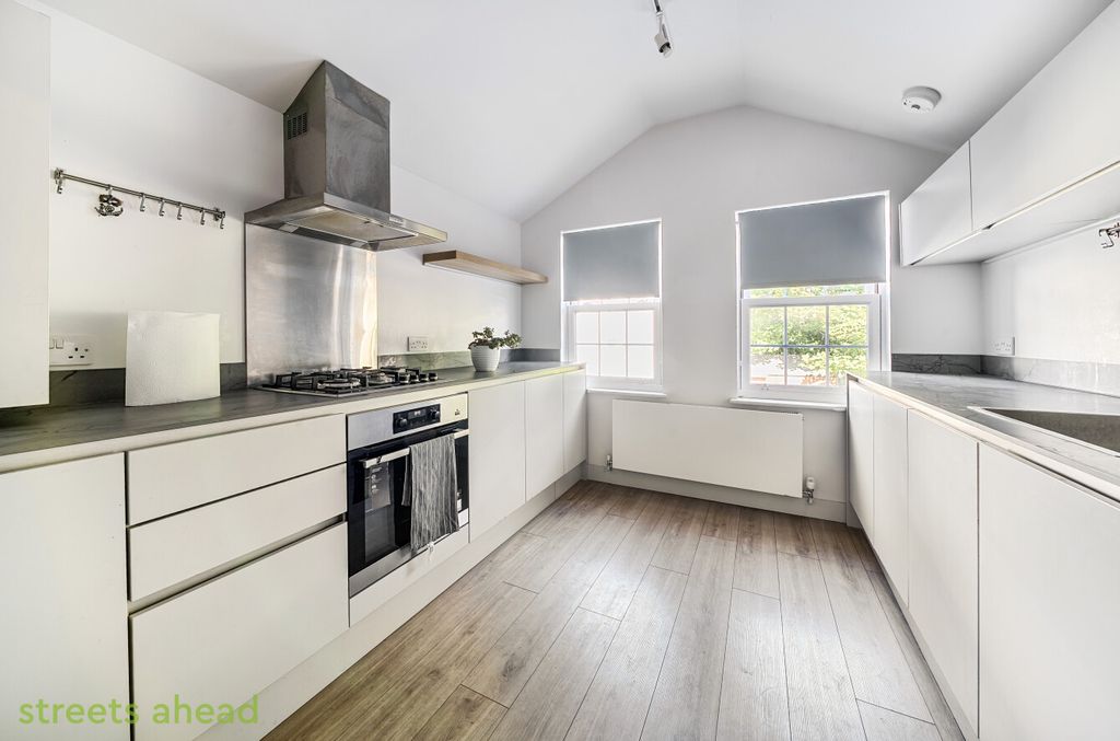 Property photo 2 of 10 757Dbd4E-5Da5-49A...