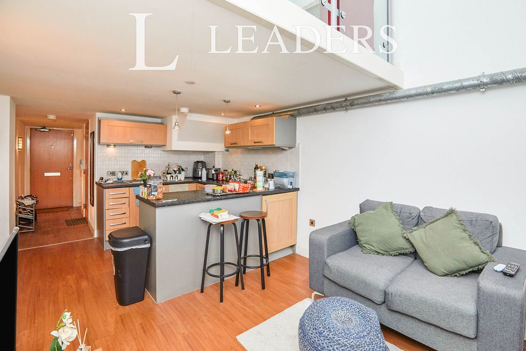 Property photo 3 of 10 3