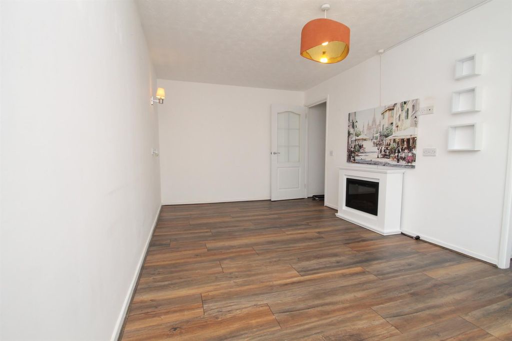 Property photo 3 of 8 Img_9953.Jpg