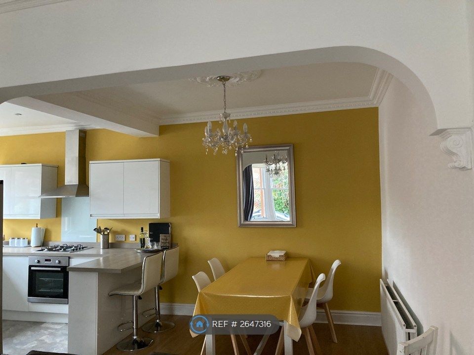 Property photo 2 of 5