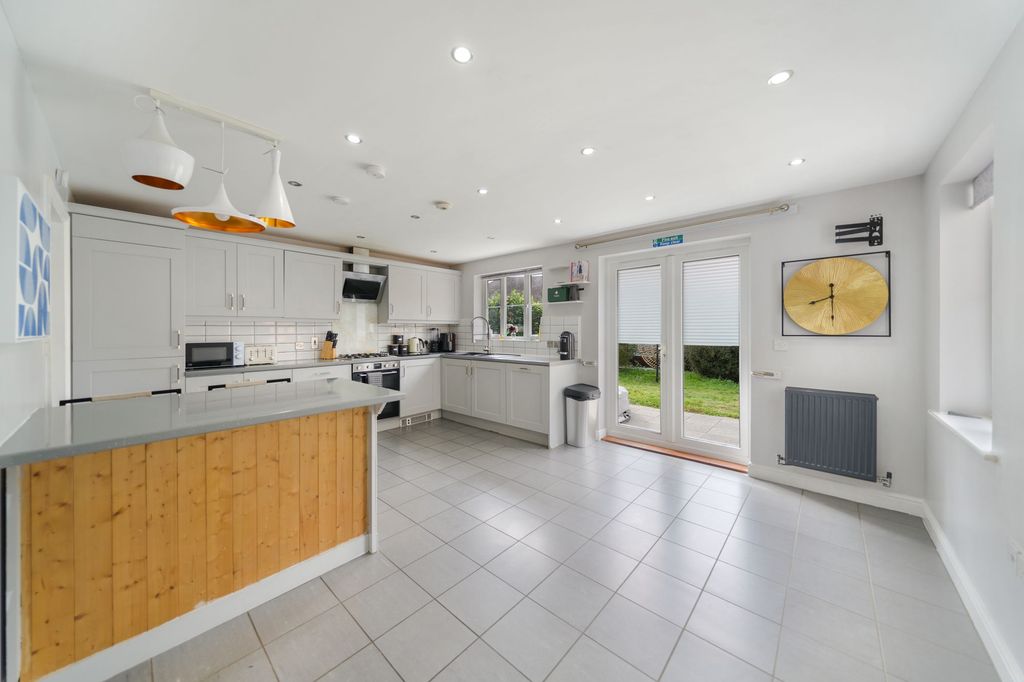 Property photo 2 of 20 Violet Court -Â Kitchen / Diner