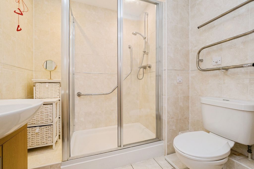 Additional image 13 of 1 bed flat for saleWhite Hart Lane, Romford RM7