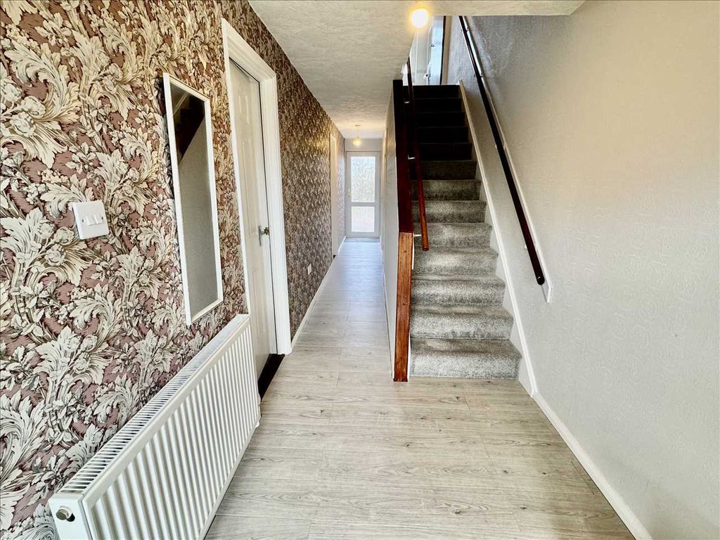 Property photo 2 of 11 Ground Floor