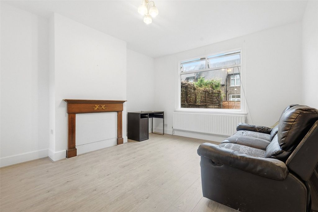 Property photo 3 of 15 Picture No. 06