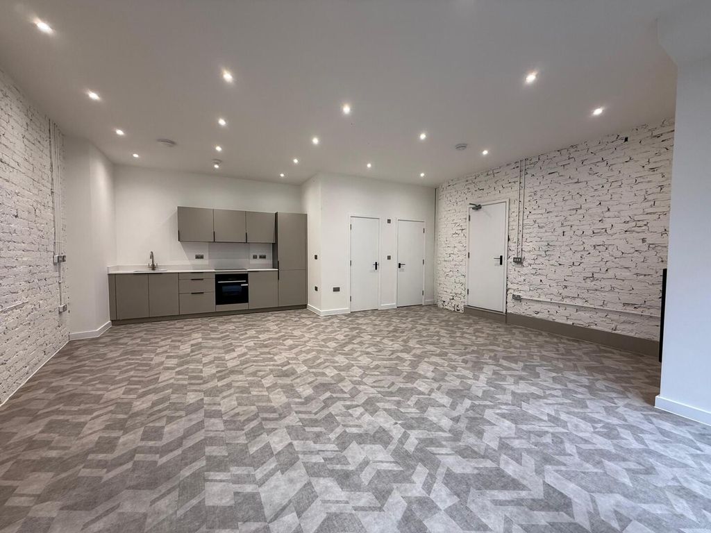 Property photo 2 of 14 Kitchen