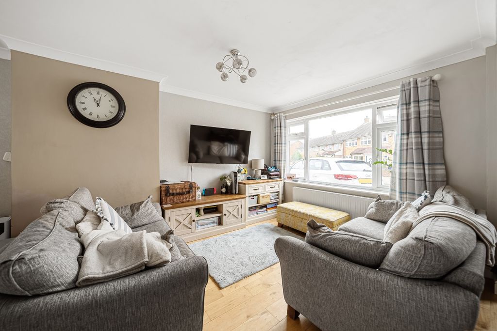 Property photo 2 of 17 4570842