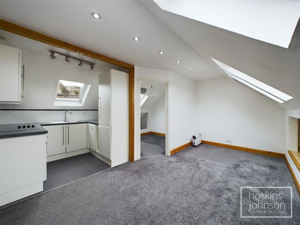 Property photo 2 of 12 Lounge