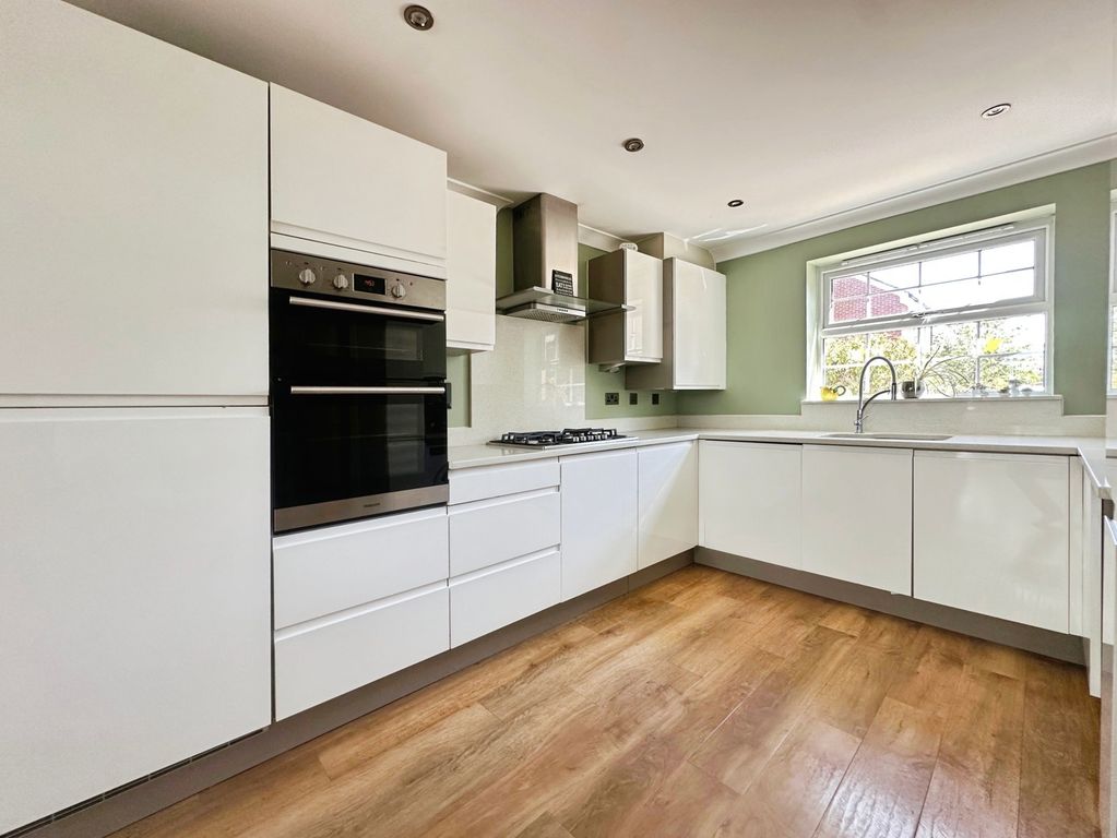 Property photo 2 of 18 Pbox-Img.Jpg