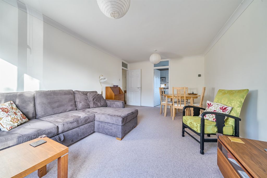 Property photo 3 of 11