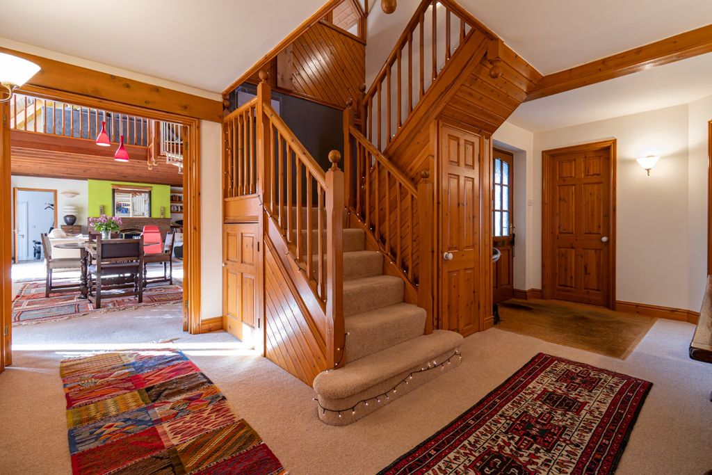 Property photo 3 of 46 4066148