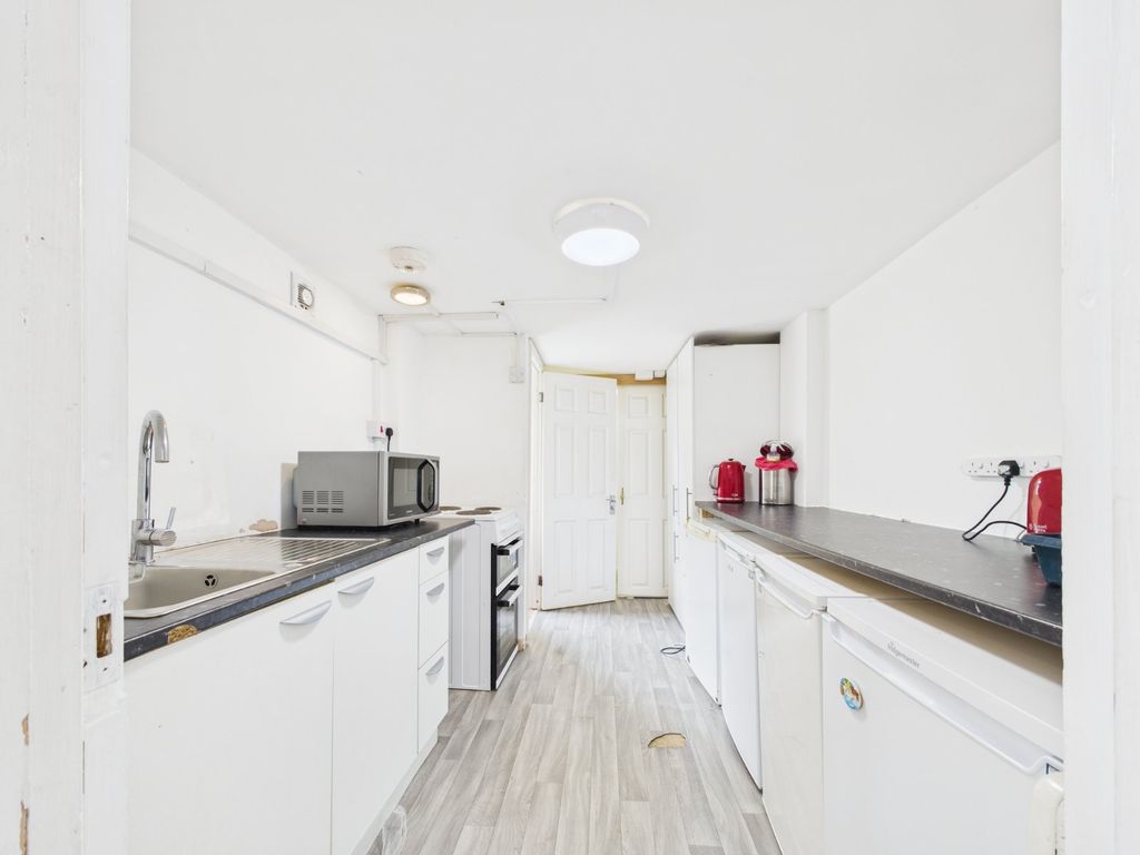 Property photo 3 of 13 Picture No. 11