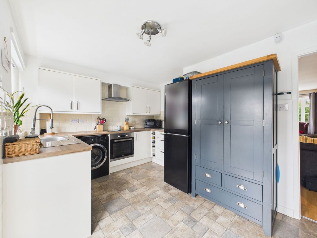 Property photo 3 of 17 Dining/Kitchen