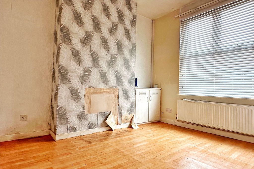 Property photo 2 of 14 Living Room
