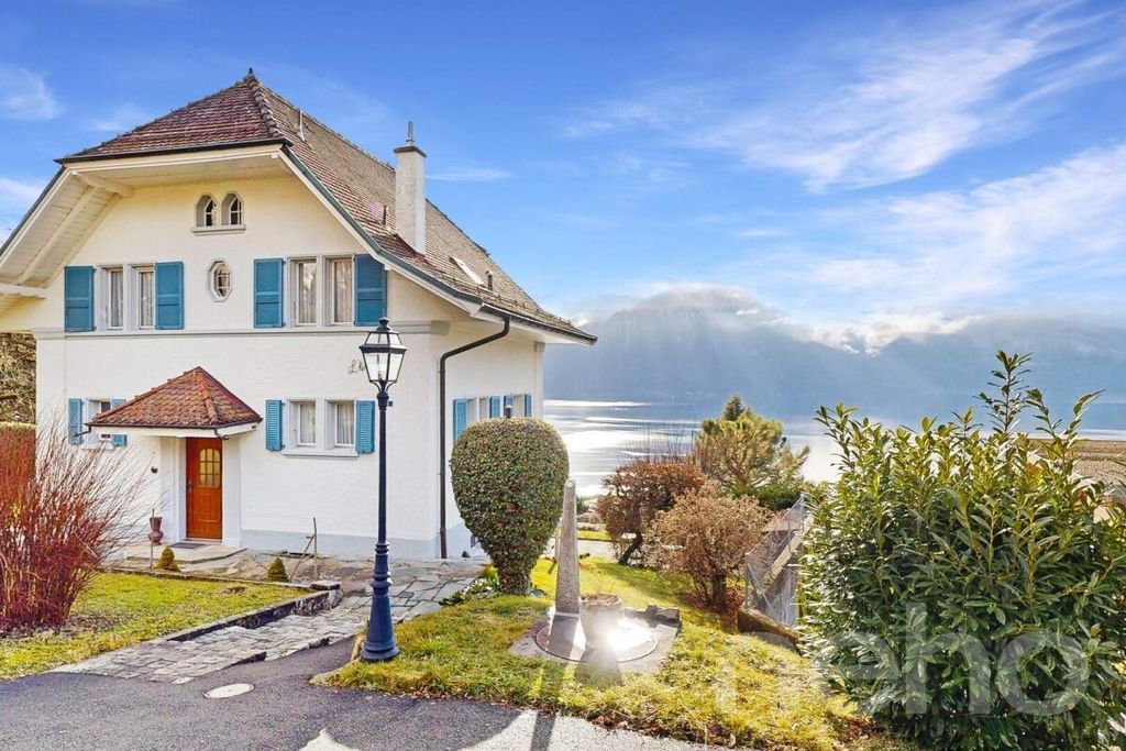 Property photo 2 of 12