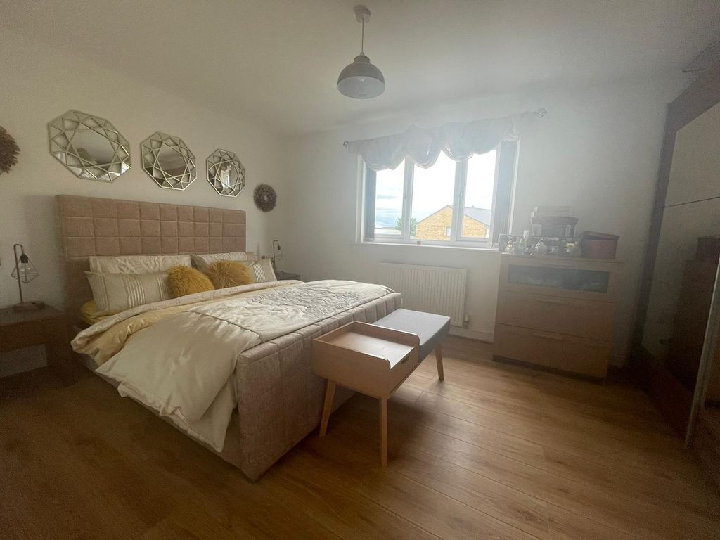 Property photo 3 of 12 Image