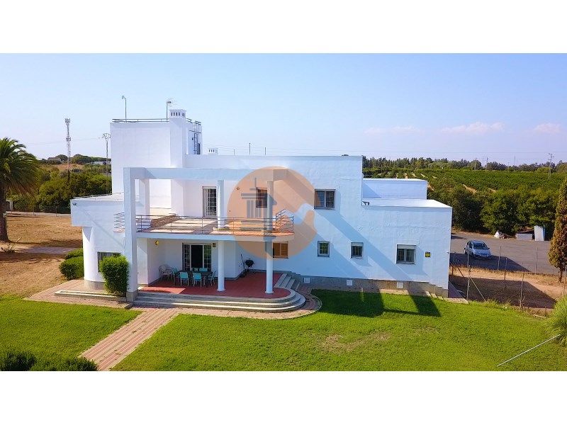 Property photo 1 of 86