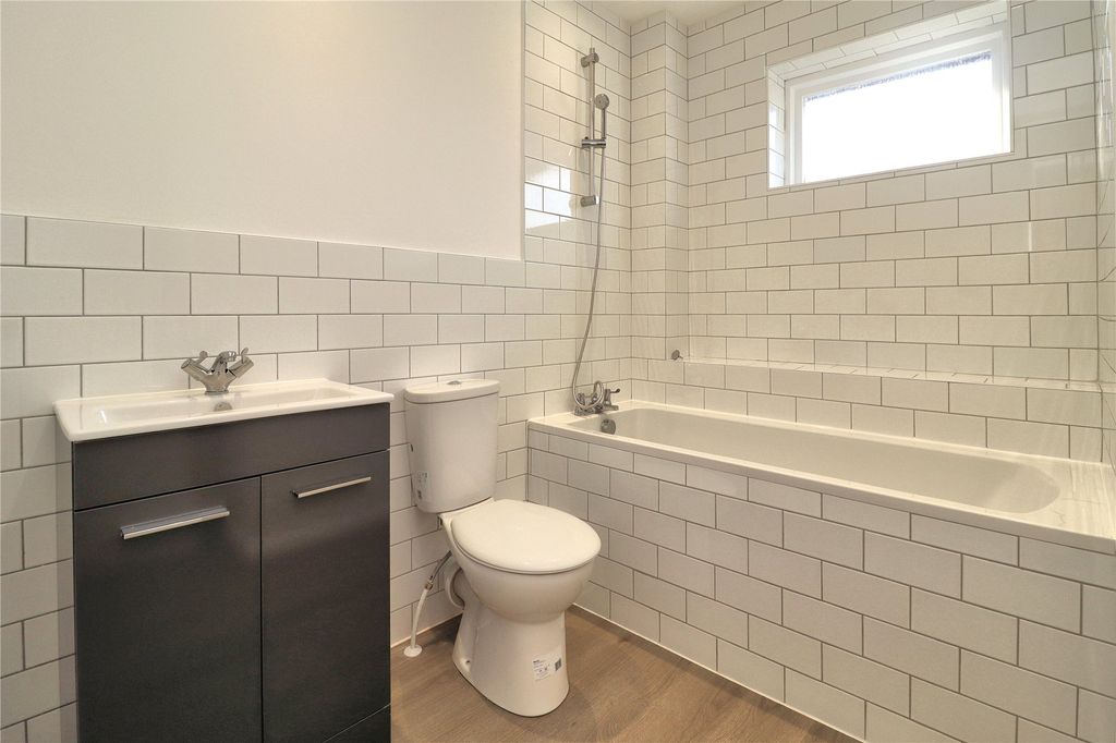 Property photo 3 of 8 Picture No. 09