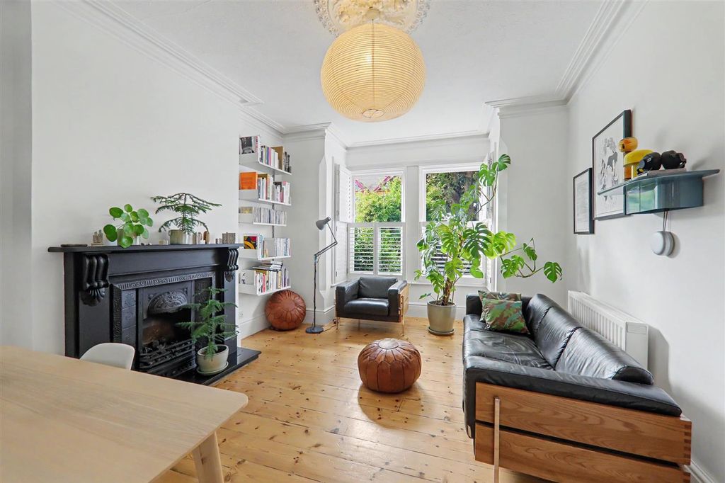 Property photo 2 of 10