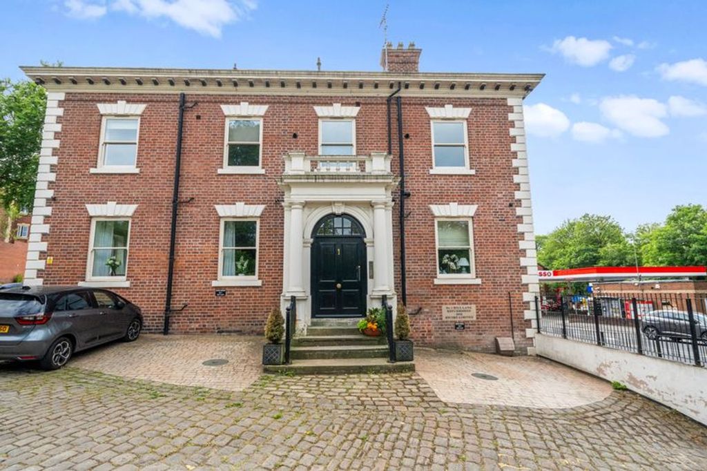 Property photo 1 of 13